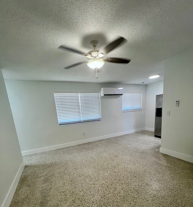 190 W 11th St, Unit 190 W 11 street in Hialeah, FL - Foto de edificio - Building Photo