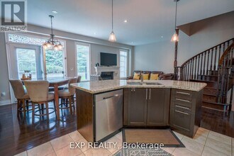 4135 Shipp Dr in Mississauga, ON - Building Photo - Building Photo