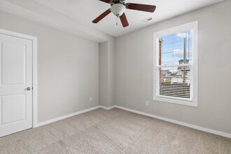 2102 E Broad St in Richmond, VA - Building Photo - Building Photo