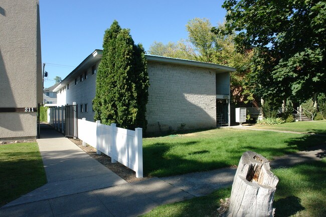 217 E Sinto Ave in Spokane, WA - Foto de edificio - Building Photo