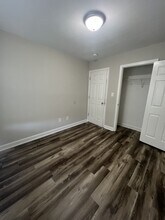 1207 Glendale Dr in Greensboro, NC - Foto de edificio - Building Photo