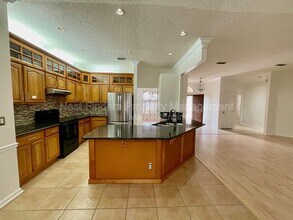 2127 Forest Gate Dr W in Jacksonville, FL - Building Photo - Building Photo