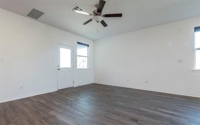 100 Watkinville Rd in Hutto, TX - Building Photo - Building Photo