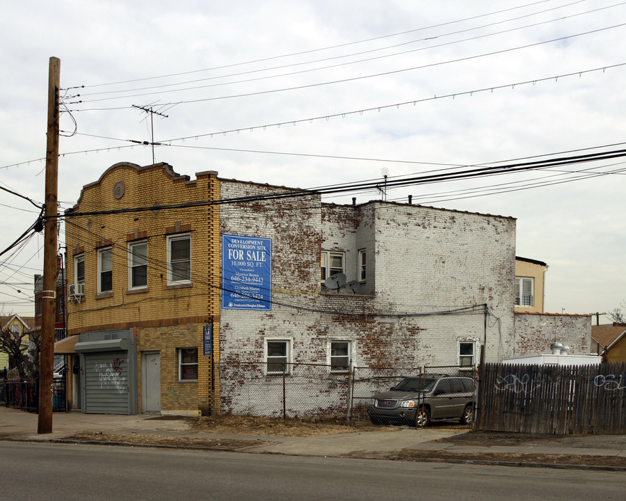 420 Sound View Ave in Bronx, NY - Building Photo