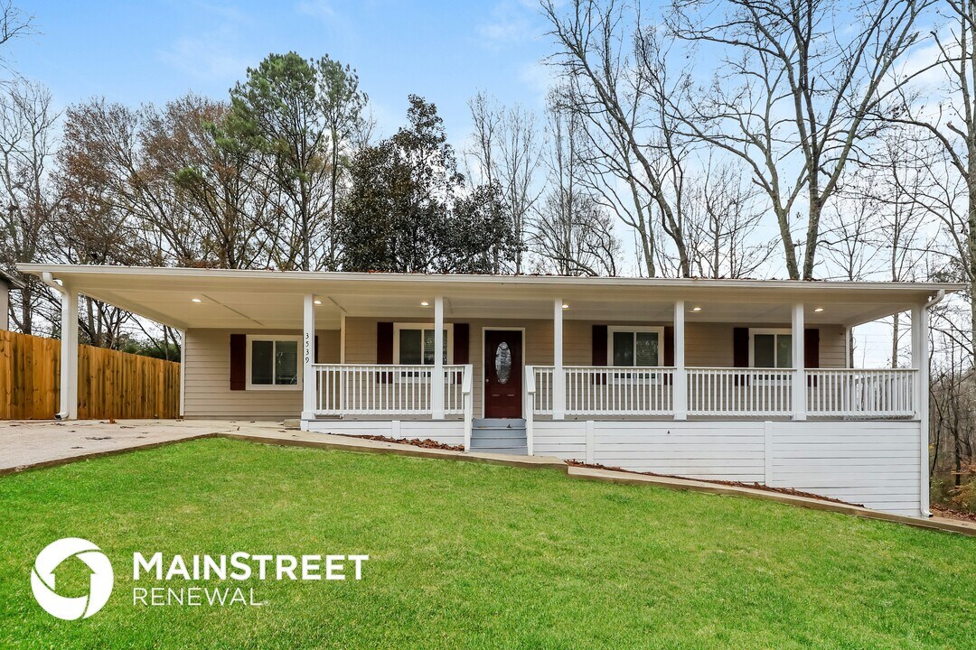 3539 Meadowview Dr in Lithia Springs, GA - Building Photo