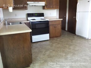 610 E College Ave-Unit -1 in Waukesha, WI - Building Photo - Building Photo