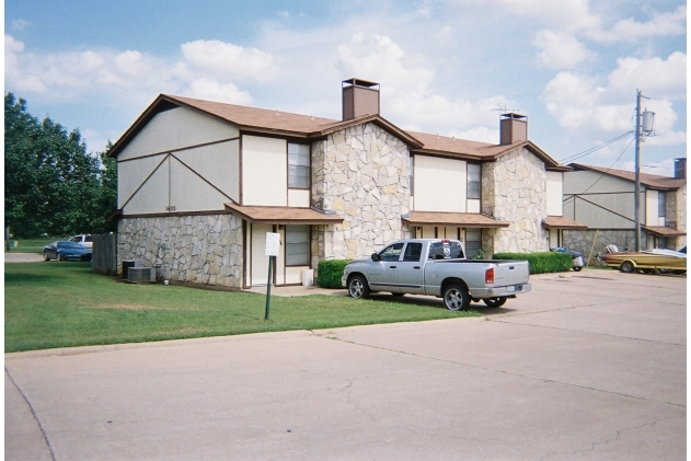 Towne North Luxury Apartments in Cleburne, TX - Building Photo - Building Photo