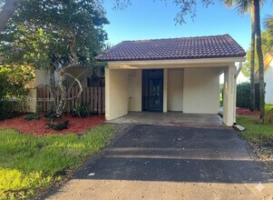 16233 Laurel Dr in Weston, FL - Building Photo - Building Photo