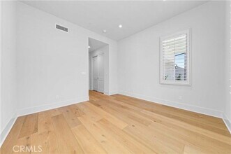 233 Pinnacle in Irvine, CA - Building Photo - Building Photo