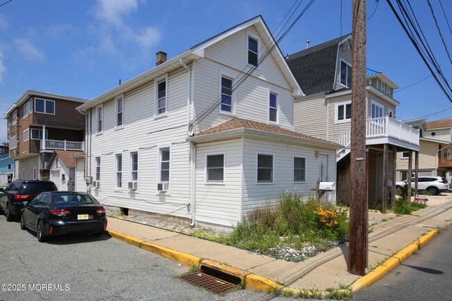 property at 48 Barberie Ave