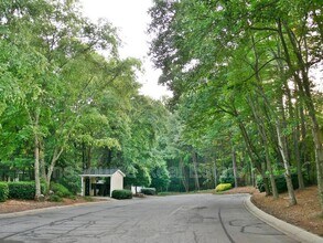 1709 Augusta Dr in Marietta, GA - Building Photo - Building Photo