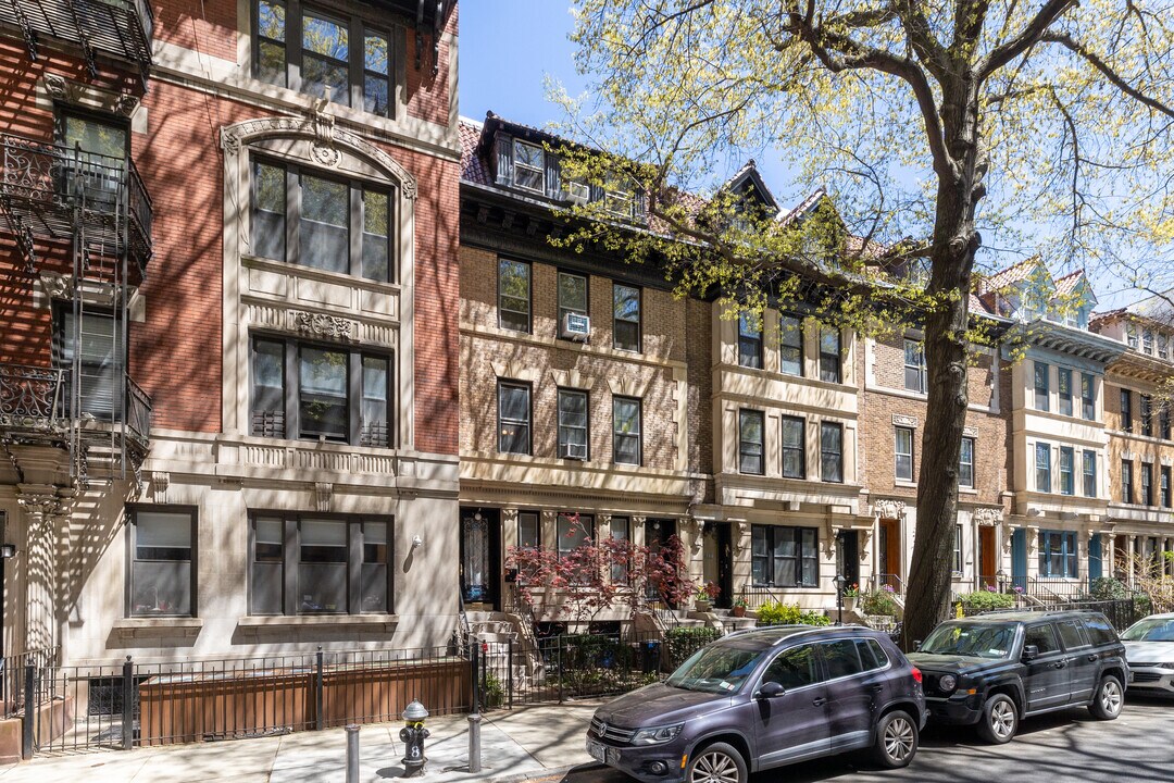 575 6Th Street in Brooklyn, NY - Building Photo