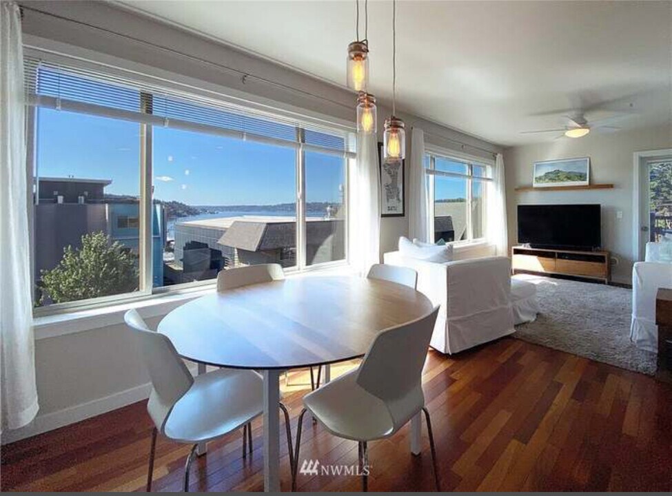 6219 NE 181st St, Unit Condo in Kenmore, WA - Building Photo