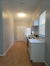238 N Lemon Ave in Brooksville, FL - Foto de edificio - Building Photo