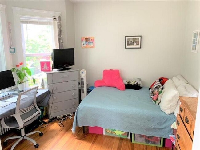 57 Marion St in Medford, MA - Building Photo - Building Photo