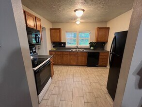 1110 S Glenn Ave in Springfield, MO - Building Photo - Building Photo