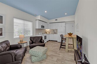 3850 Charles Ter in Miami, FL - Foto de edificio - Building Photo