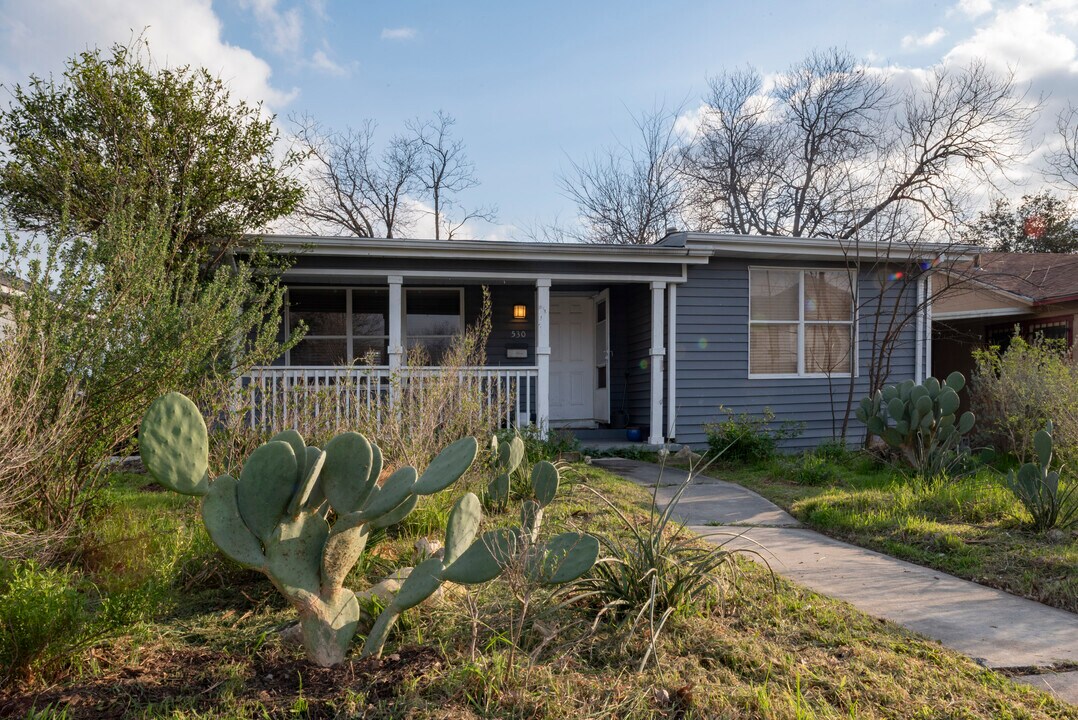530 Rigsby Ave in San Antonio, TX - Building Photo