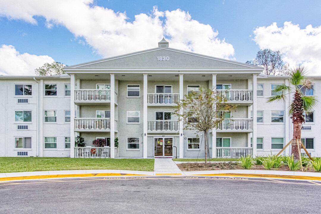 Campus Towers Apartments in Jacksonville, FL - Building Photo