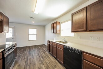 8907 Ashley Wilkes in San Antonio, TX - Building Photo - Building Photo