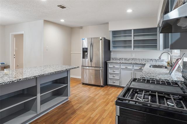 2711 Santa Cruz Dr in Dallas, TX - Building Photo - Building Photo