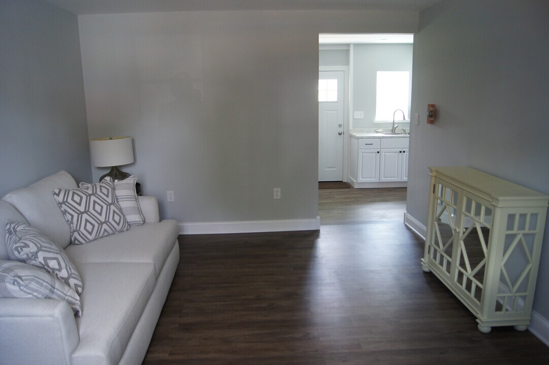 402 Jefferson Ave in Downingtown, PA - Building Photo