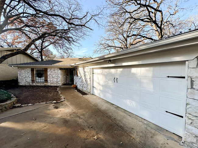 2204 Ridgedale Dr in Arlington, TX - Building Photo - Building Photo