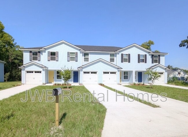 property at 1122 Comanche St