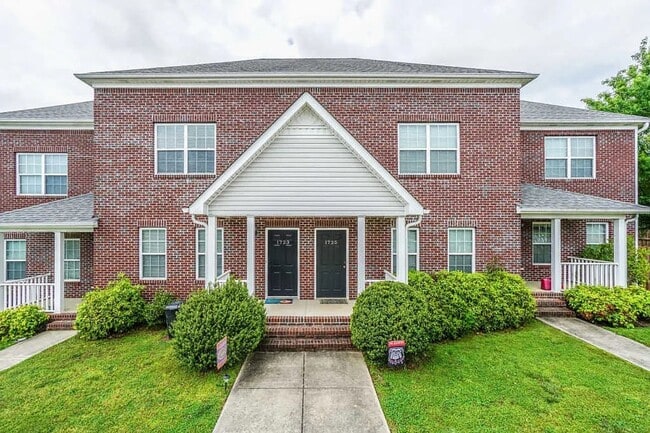 property at 1725 New Castle Dr NE