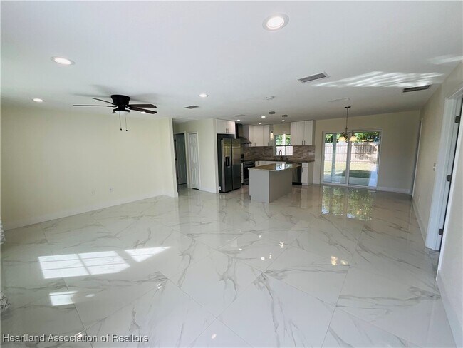 118 Sharon Ave in Sebring, FL - Building Photo - Building Photo