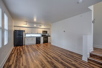 136 W Pierce St in Council Bluffs, IA - Building Photo - Building Photo