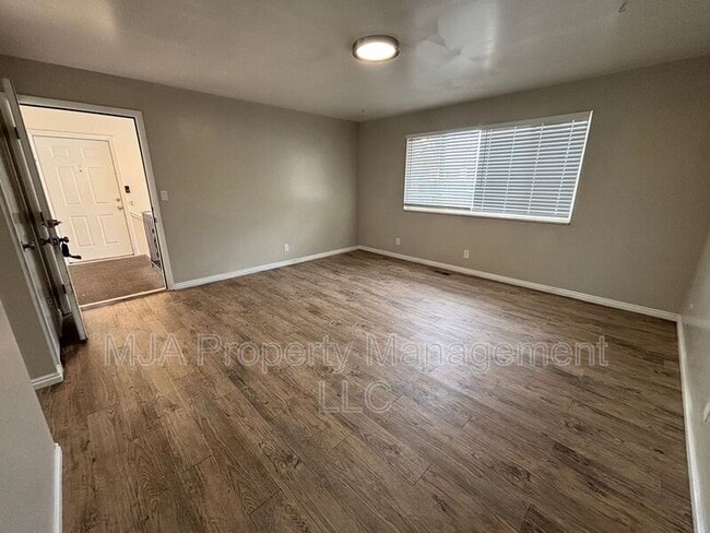 1731 S Holladay Blvd in Holladay, UT - Building Photo - Building Photo