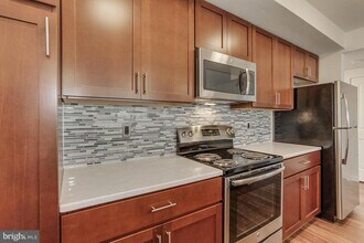 905 N Jackson St in Arlington, VA - Building Photo - Building Photo