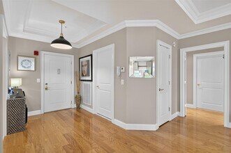 1111 Roosevelt Way in Westbury, NY - Building Photo - Building Photo