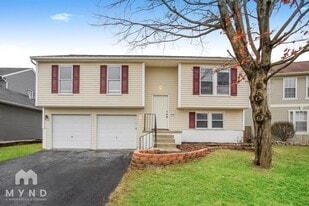 1038 Cherry Bud Dr, Unit 1H in Columbus, OH - Building Photo