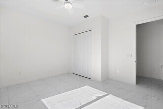 3544 NW 41st Pl in Cape Coral, FL - Foto de edificio - Building Photo