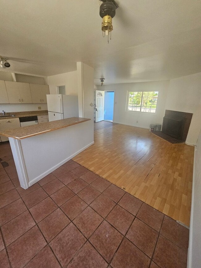 30 E K St in Sparks, NV - Building Photo - Building Photo