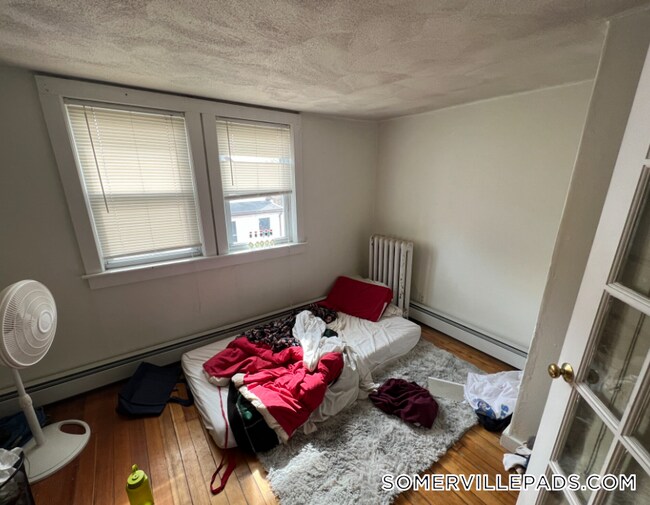 11 Burnham St, Unit 3 in Somerville, MA - Foto de edificio - Building Photo