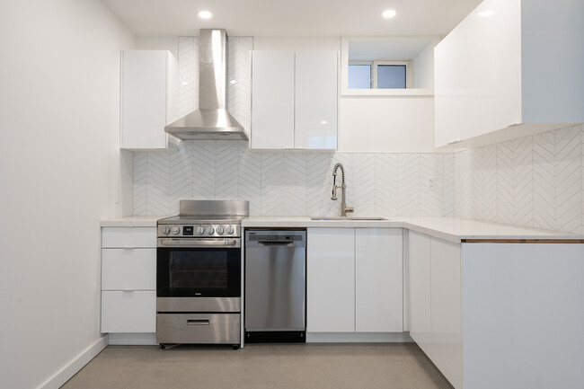 301 Euclid Ave in Toronto, ON - Building Photo - Building Photo