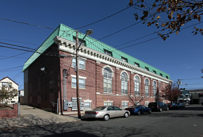 James T. Kirk Gardens in Elizabeth, NJ - Building Photo - Building Photo