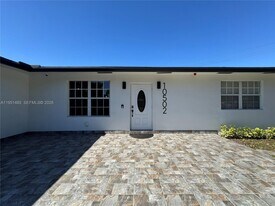 10502 SW 77th Ct in Pinecrest, FL - Building Photo