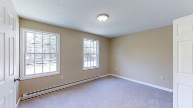 107 Stafford Rd in Wales, MA - Building Photo - Building Photo