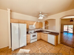 9744 N Stone Rock Dr in Tucson, AZ - Building Photo - Building Photo