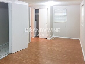 10112 N Lantana Ave in Tampa, FL - Building Photo - Building Photo