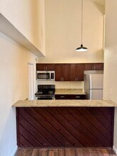 1401 Summer Creek Dr in Austin, TX - Building Photo - Building Photo