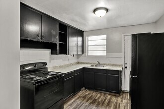 5634 Astor Pl in Jacksonville, FL - Building Photo - Building Photo