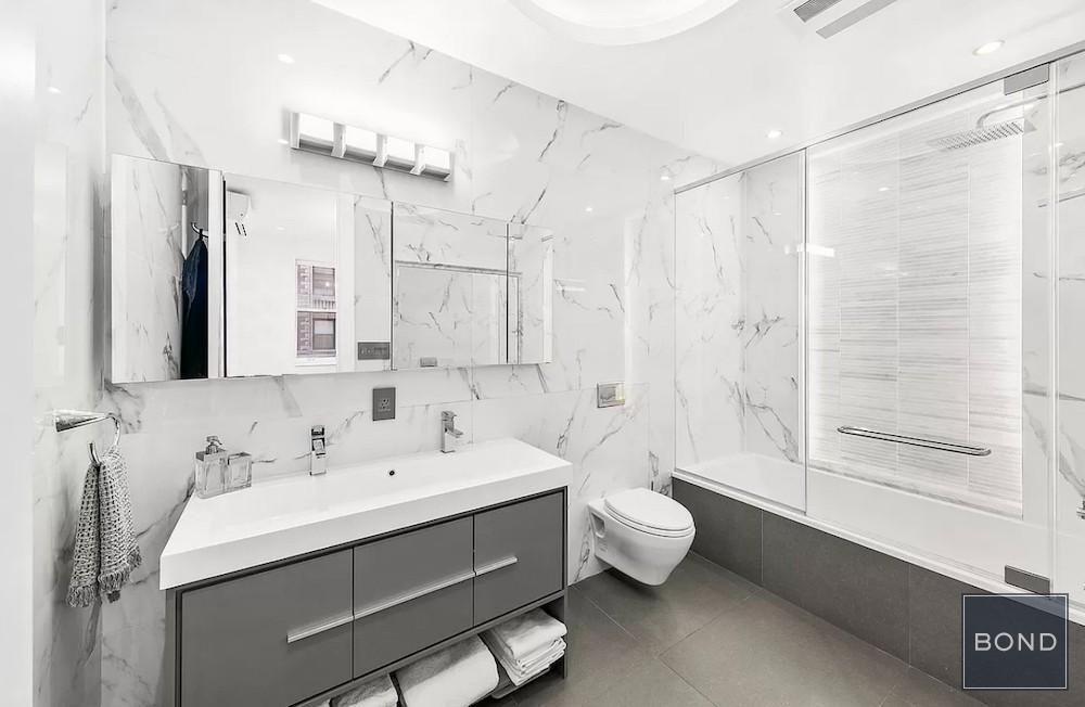 9 E 16th St in New York, NY - Building Photo