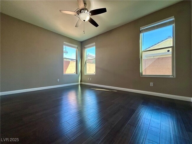 6706 Black Oil Dr in Las Vegas, NV - Foto de edificio - Building Photo