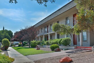 Waters Edge in Tucson, AZ - Building Photo - Building Photo