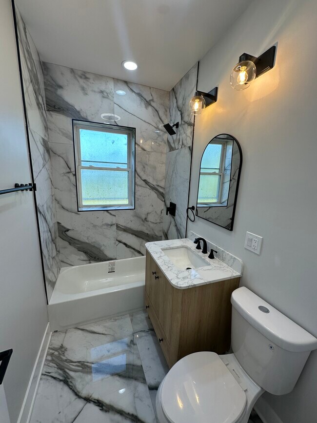 7545 S Peoria St, Unit 1 in Chicago, IL - Foto de edificio - Building Photo